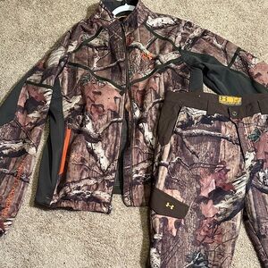 Under Armour Cold Gear Jacket/Pants Set!!